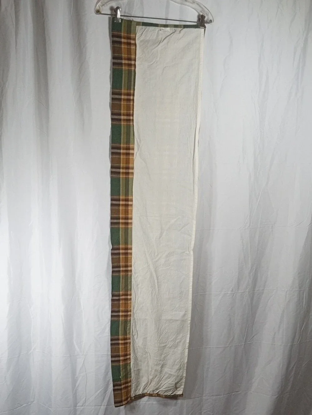 Green and Brown Plaid Decorative Valance With Pine Cones And Needles Appliqués